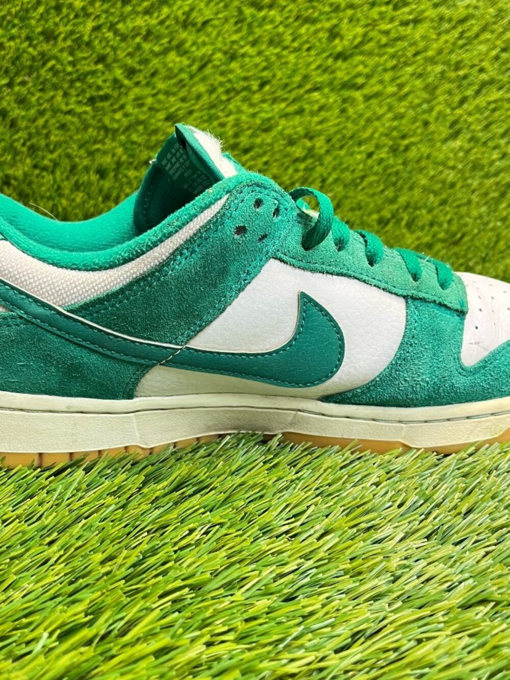 Nike Dunk Low SE Mens Size 9 White Green Gum Athletic Leather Shoes Sneakers - Picture 9 of 12